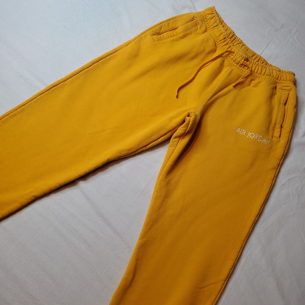 Nike Women's Size M Air Jordan French Terry Joggers Yellow DQ4651